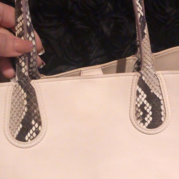 Trade🌱🌺Dior Addict Vertical tote w/python - Picture 8 of 8